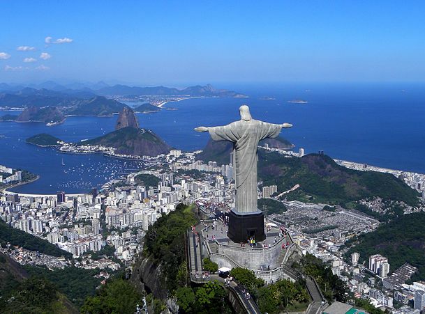 ２５万人超福音主義者ら、ブラジルで宗教の自由求め行進