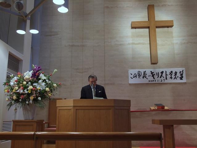 メッセージを伝える峯野龍弘氏（２０１２年１１月２３日、渋谷教会で）。