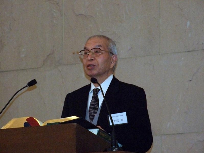 日本聖書協会理事長大宮博氏。２０１２年１２月６日、東京都千代田区で。