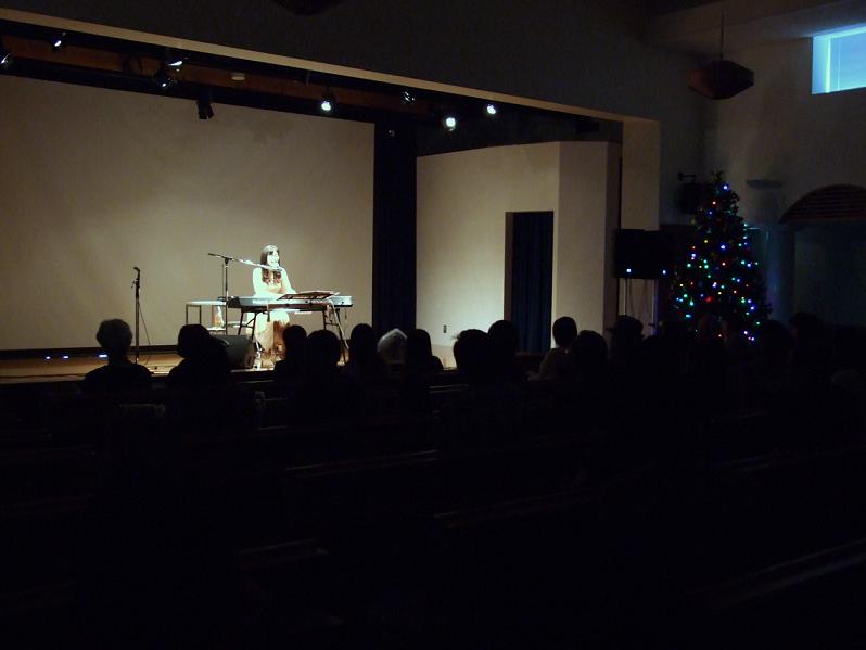 クリスマスコンサートの様子＝１５日、東京都世田谷区で