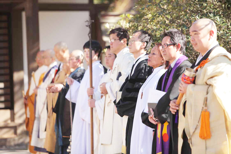 【3.11特集】震災３年目の祈り（７）鎌倉・鶴岡八幡宮で超宗派の「追悼・復興祈願祭」～賛美歌「アメイジング・グレイス」も