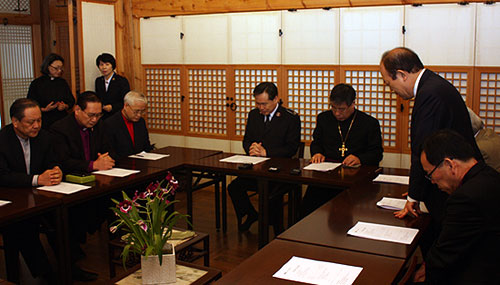 韓国基督教教会協議会、客船沈没事故でイースター後に３週間の「共同の祈りの週間」 