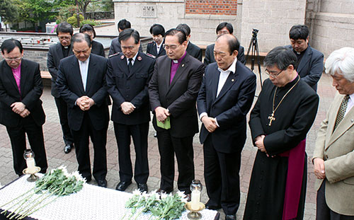 韓国教会、客船沈没事故でイースター後に３週間の「共同の祈りの週間」 研修会中止、年会開催地変更なども