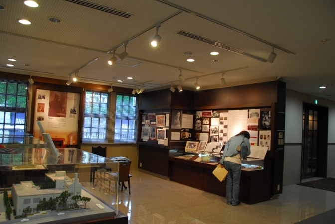 見学者が増加中　東洋英和女学院の史料展示「村岡花子と東洋英和　Ⅱ」