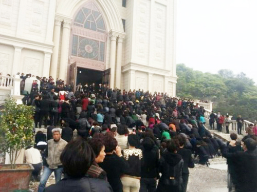 会堂の撤去命令を受けた三江教会。（写真：freeweibo）