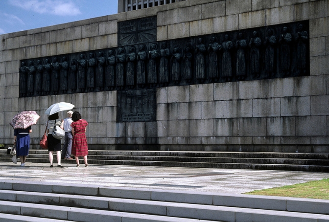 日本二十六聖人記念碑、１６年ぶりの修復作業中　長崎