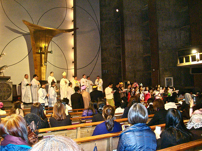 ミャンマー宣教５００周年祝う　カトリック目黒教会で記念ミサと祝賀会