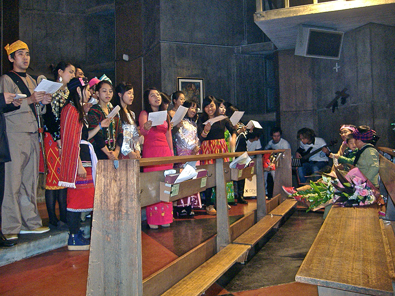 ミャンマー宣教５００周年祝う　カトリック目黒教会で記念ミサと祝賀会