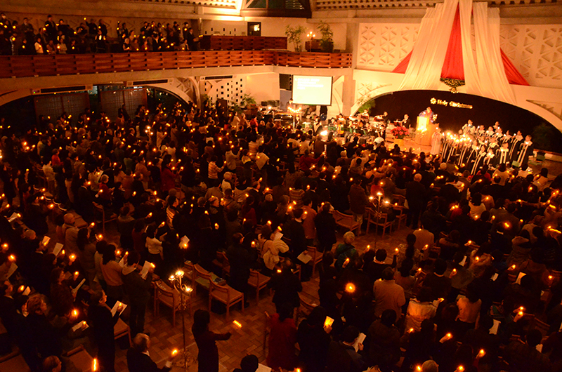 クリスマスイブの夜、日本各地の教会でイエス・キリストの降誕祝う礼拝やミサ