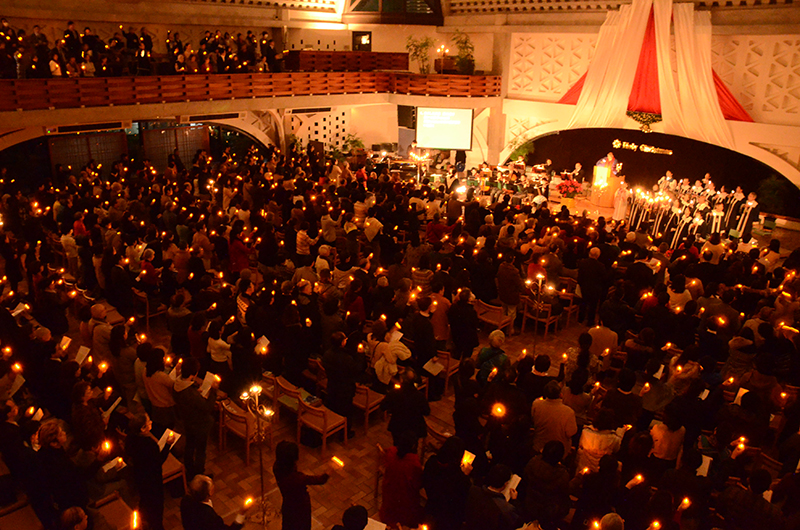 クリスマスイブの夜 日本各地の教会でイエス キリストの降誕祝う礼拝やミサ 教会 クリスチャントゥデイ