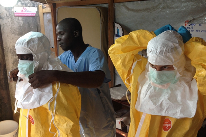 エボラ感染恐れ、ワシントンＤＣの教会礼拝参加者４分の１減る