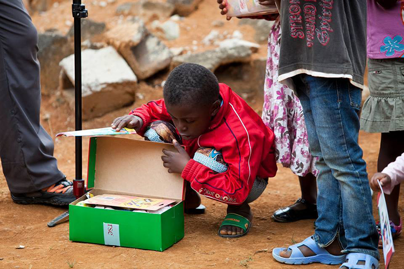 サマリタンズ・パース、“希望の靴箱”を子どもたちへ　世界から１０４４万箱