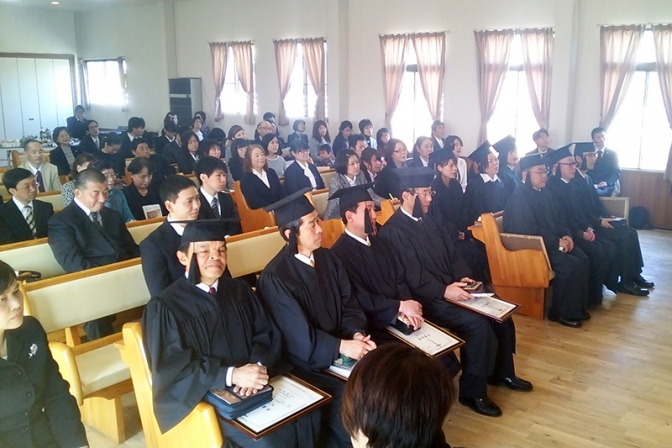 生駒聖書学院、第６２期卒業式　卒業生１０人全員が開拓伝道・直接伝道へ