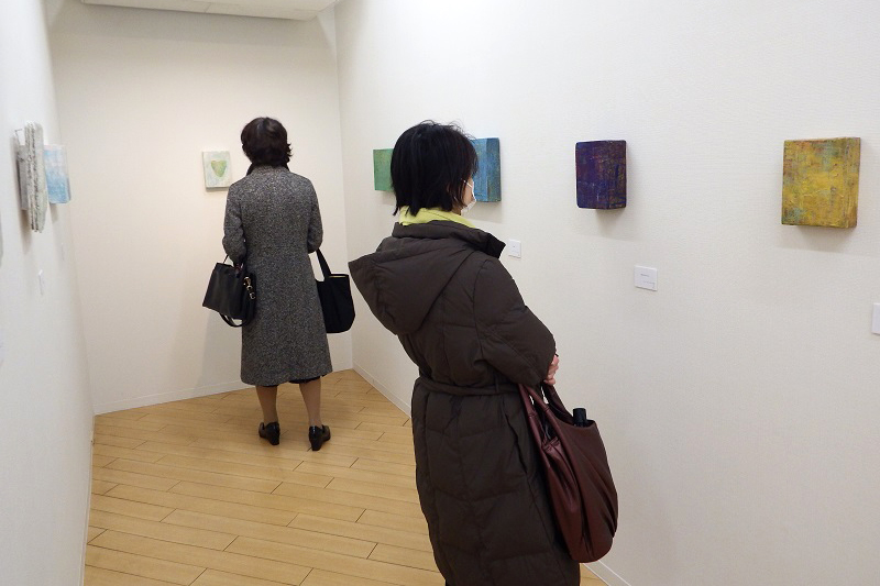 銅版画家・高橋文子さん個展「憐みの器」　銀座で開催中