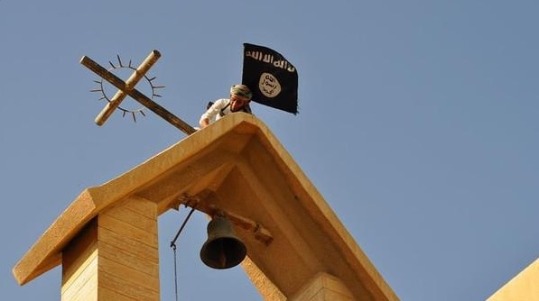 ＩＳ、イラクのキリスト教会を冒とく　十字架取り外し黒い旗を掲揚