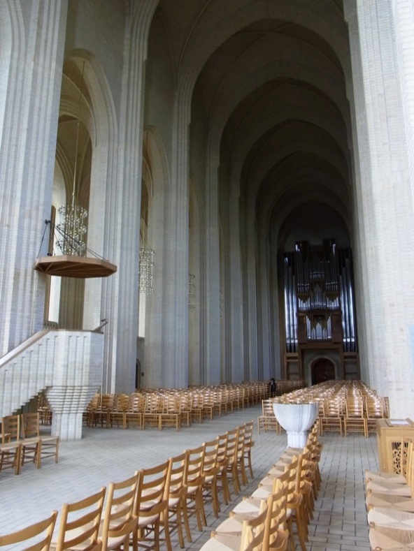 ＦＩＮＥ ＲＯＡＤ―世界のモダンな教会堂をたずねて（１）デンマークの教会堂を訪ねて①　写真・西村晴道　文・西村寿子