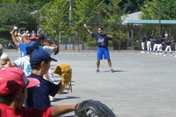 元大リーグ選手・現役プロ野球選手による野球教室を開催　本郷台キリスト教会