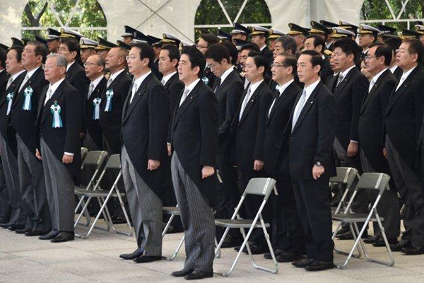 安倍首相、自衛隊殉職隊員追悼式で追悼の辞　今年は殉職２７人