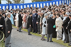 ２０１５年秋の園遊会に１９００人　雅子さま、１２年ぶりの出席
