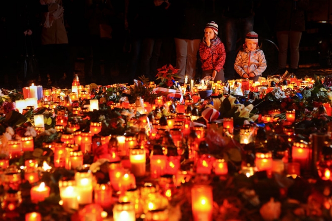 世界の教会指導者、ベイルートやパリのテロ事件で相次ぐ非難や祈り