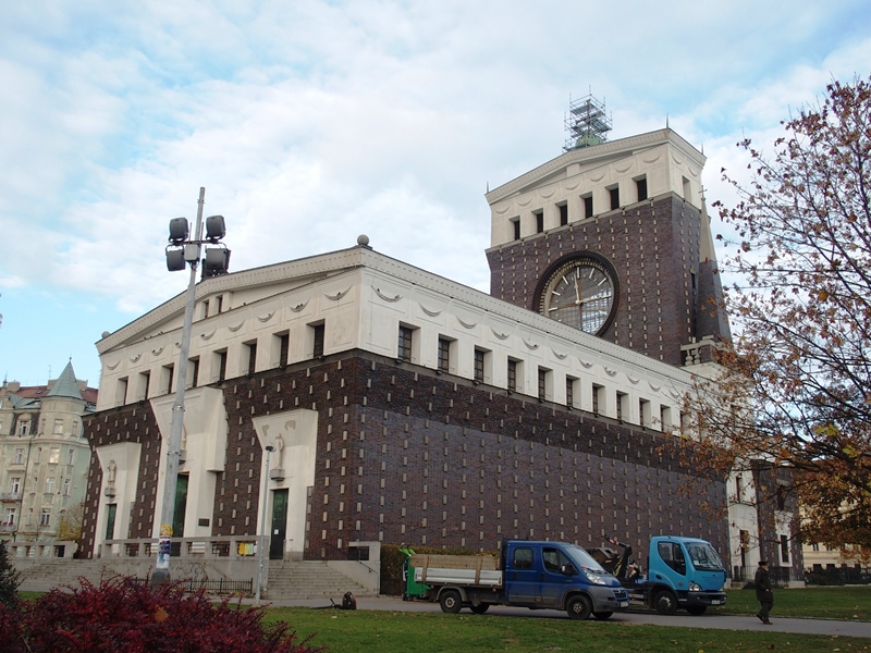 ＦＩＮＥ ＲＯＡＤ―世界のモダンな教会堂を訪ねて（１２）チェコの教会①　西村晴道