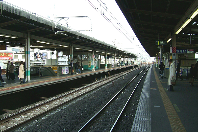 新小岩駅で人身事故、総武快速線の上下線で運転見合わせ