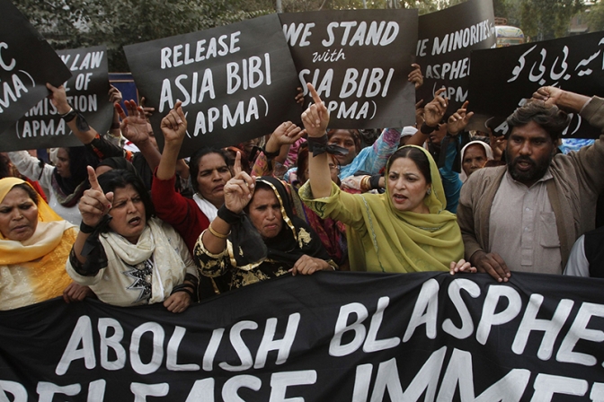 冒とく罪で死刑判決を受けたアーシア・ビビさん、迫害者を赦す　パキスタン