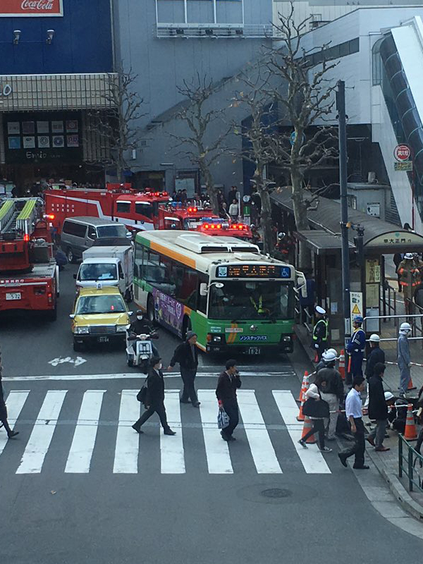 高田馬場駅で火事　売店のエアコン室外機から出火か