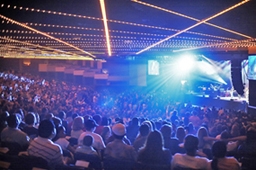 ハーベスト・クルセード　ニューヨークで初の大規模大会開催、１万人が参加