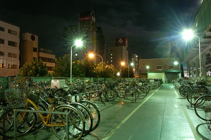 夜の駐輪場