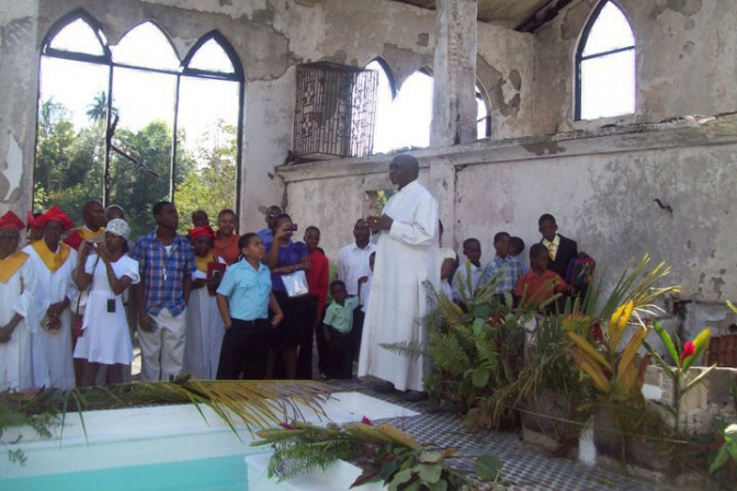 ジャマイカの牧師、引退に涙　数十年にわたる「奇跡的な」働きの末