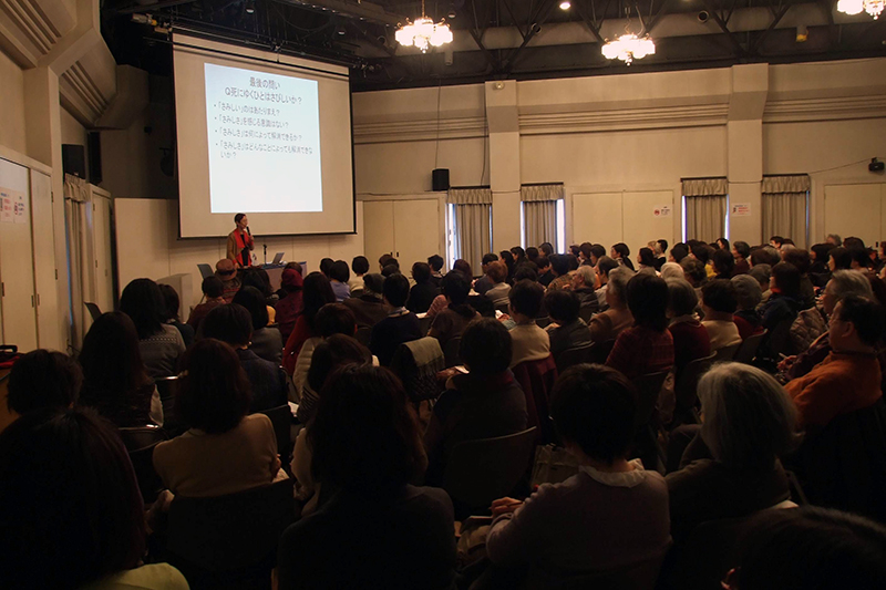 「おひとりさま」で生きるとは　大阪ＹＷＣＡで社会学者・上野千鶴子さんが講演