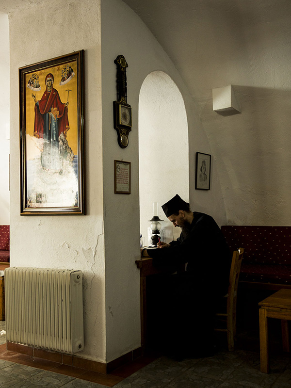 聖山アトス巡礼紀行―アトスの修道士と祈り―（５）クトゥルムシウー修道院を訪ねて・その１～シマンドロの音色　中西裕人
