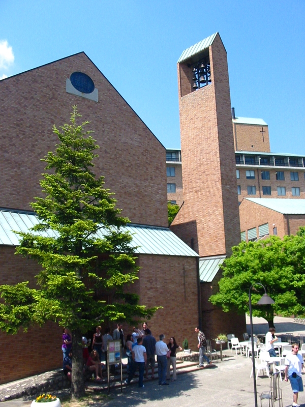 神戸松蔭女子学院大、創立１２５周年の２０１７年に２学科開設