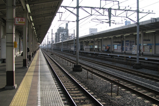 東京メトロ葛西駅で２５歳女性が尻刺される？　東西線で出勤途中に