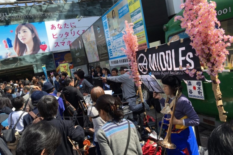 この人に聞く（４）五十嵐やす子板橋区議会議員　「平和をつくるものは幸い」が私の原点