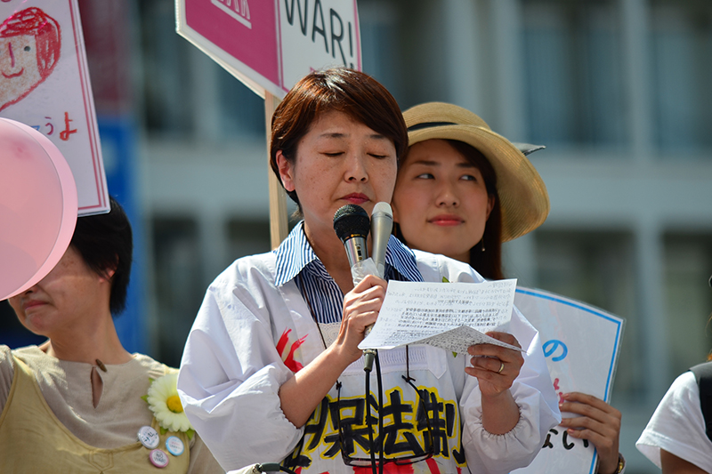 安保関連法に反対するママの会　子どもの日に新宿で訴え