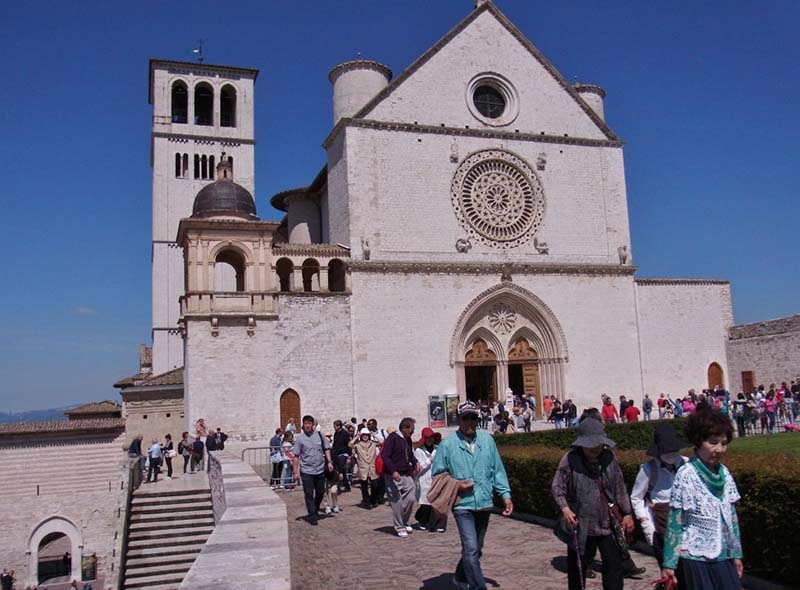 ＦＩＮＥ ＲＯＡＤ―世界の教会堂を訪ねて（２８）イタリア巡礼とルルドへの旅④　西村晴道