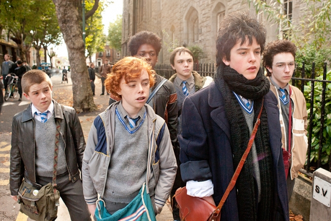 カトリックの国アイルランドの「バンドやろうぜ！」　青春映画の傑作「シング・ストリート　未来へのうた」