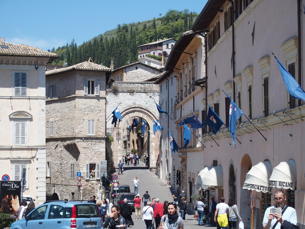 ＦＩＮＥ ＲＯＡＤ―世界の教会堂を訪ねて（２９）イタリア巡礼とルルドへの旅⑤　西村晴道