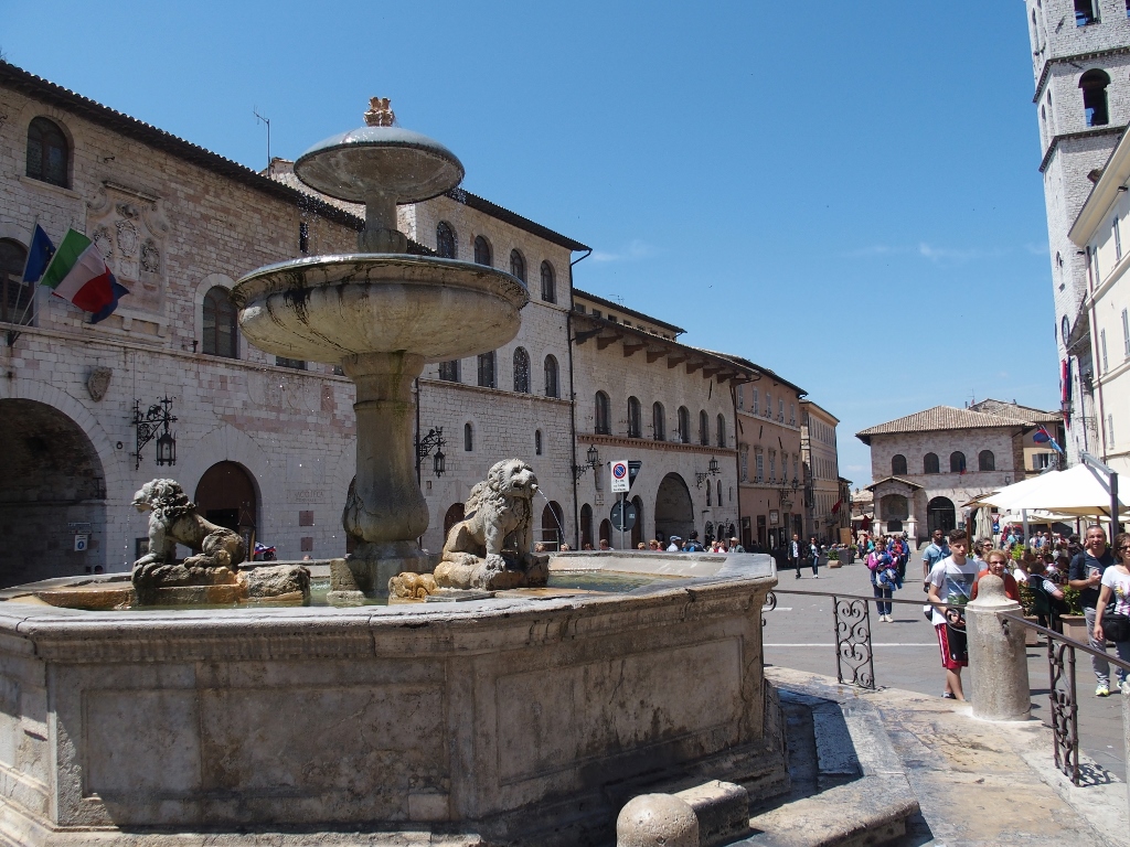 ＦＩＮＥ ＲＯＡＤ―世界の教会堂を訪ねて（２９）イタリア巡礼とルルドへの旅⑤　西村晴道