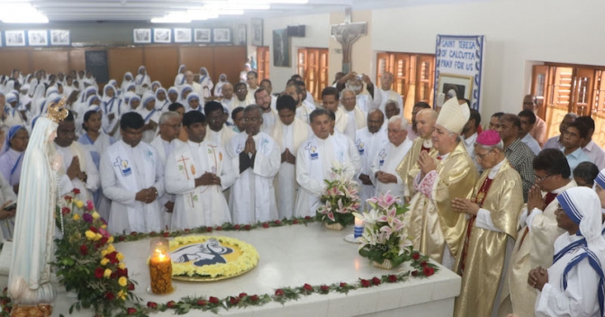 インドでマザー・テレサ列聖の祝祭　教皇使節「コルカタの聖テレサは世界への神の賜物」