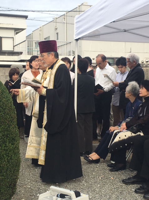 大阪・泉大津市のロシア兵墓地で日露戦争捕虜の慰霊祭　国交回復６０年で