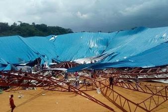 ナイジェリアで教会の屋根崩落、少なくとも１６０人死亡