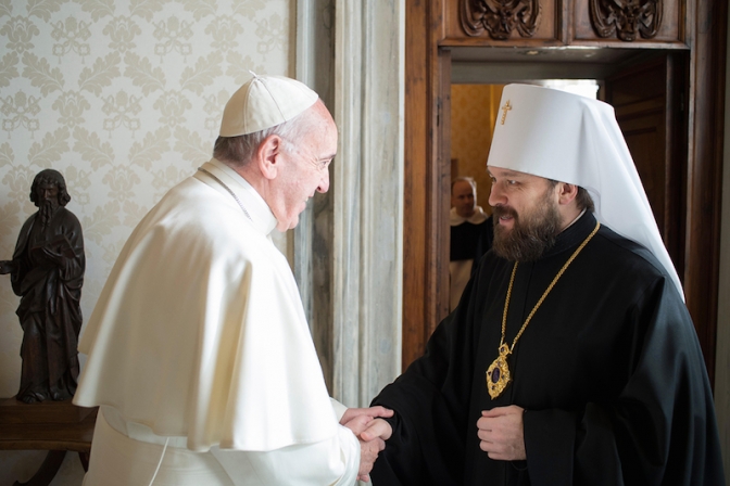 ロシア正教会のイラリオン府主教、教皇フランシスコに謁見　ローマで両教会の聖歌隊コンサートも