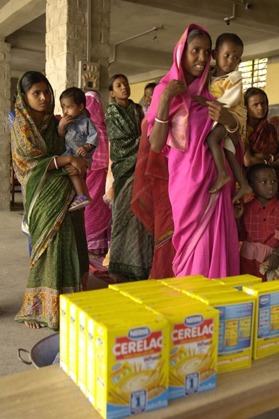 インドの子ども１４万５千人が経済支援失う可能性、外国寄付規制法改正で