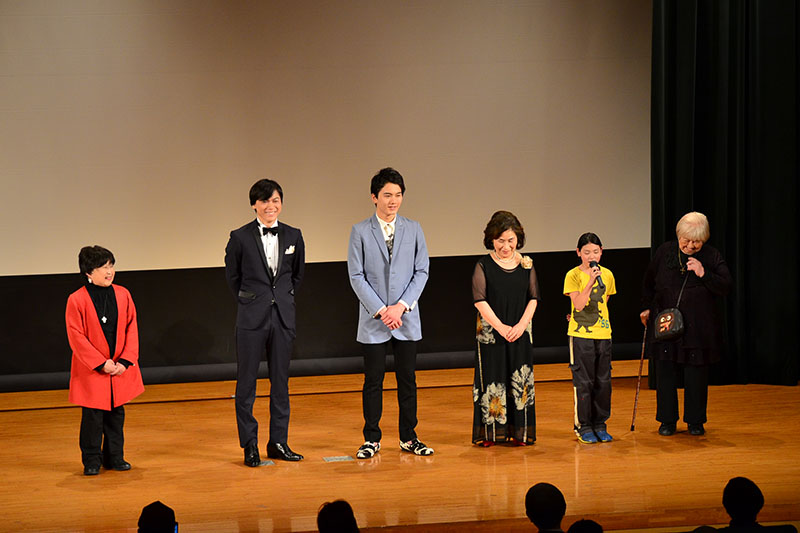 三浦綾子原作映画「母―小林多喜二の母の物語」公開初日　塩谷瞬さんら舞台あいさつ