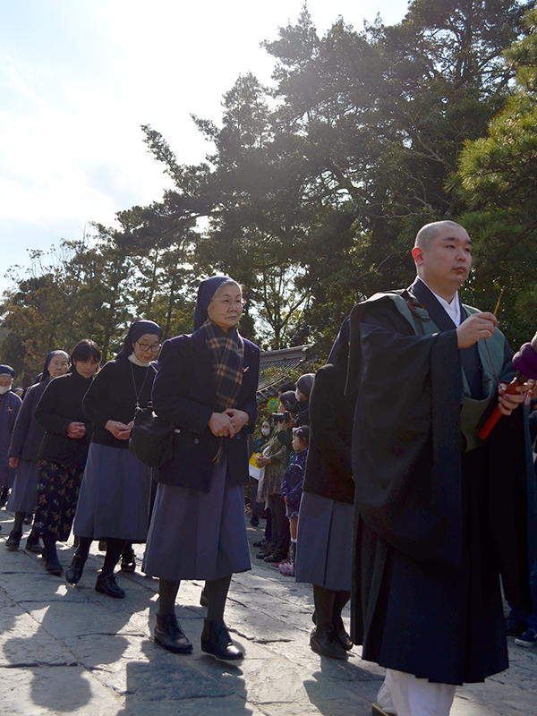 鶴岡八幡宮に響く聖書と祈り　鎌倉の３宗教合同東日本大震災追悼・復興祈願祭