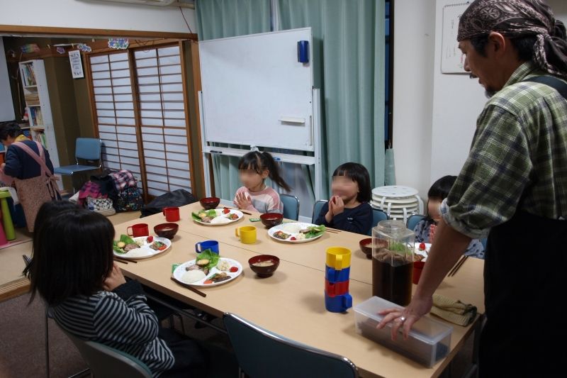 交わりの貧困に海賊キャプテンが舵を切る　登戸こども食堂　海賊キッチン