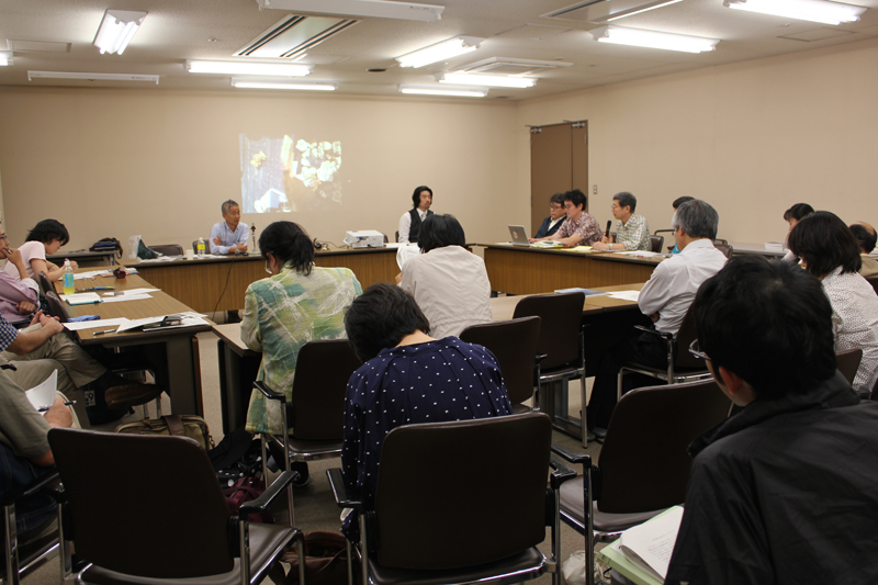 戦死者の上に軍事基地を作ることは冒とく　具志堅隆松さんが明治学院大で講演　